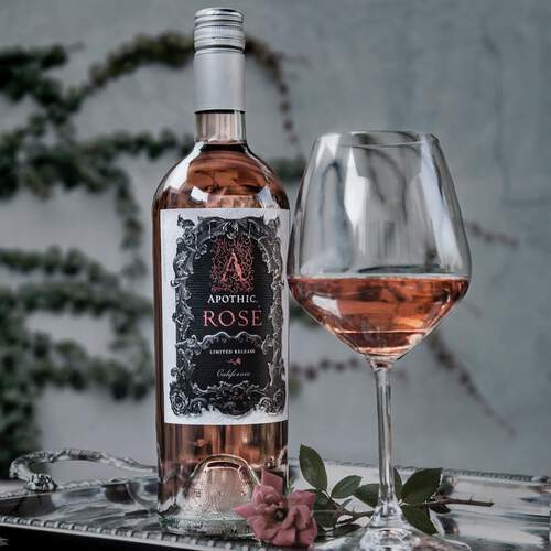 Apothic Rosé and Wine Glass